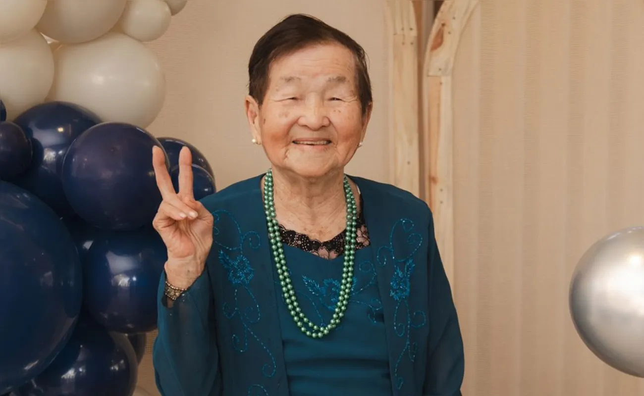 Aya Ono em foto recente, no seu aniversário de 98 anos