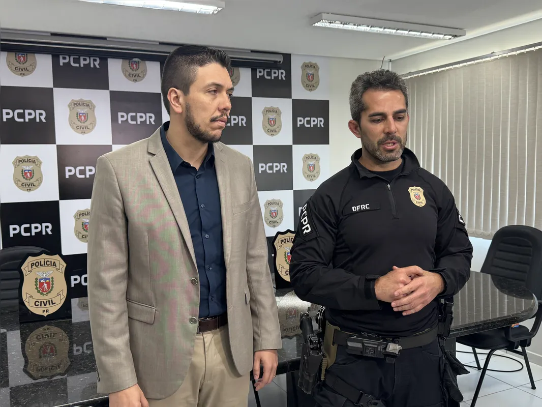 Delegado-chefe Paulo Costa e o delegado da Furtos e Roubos de Cargas, André Feltes