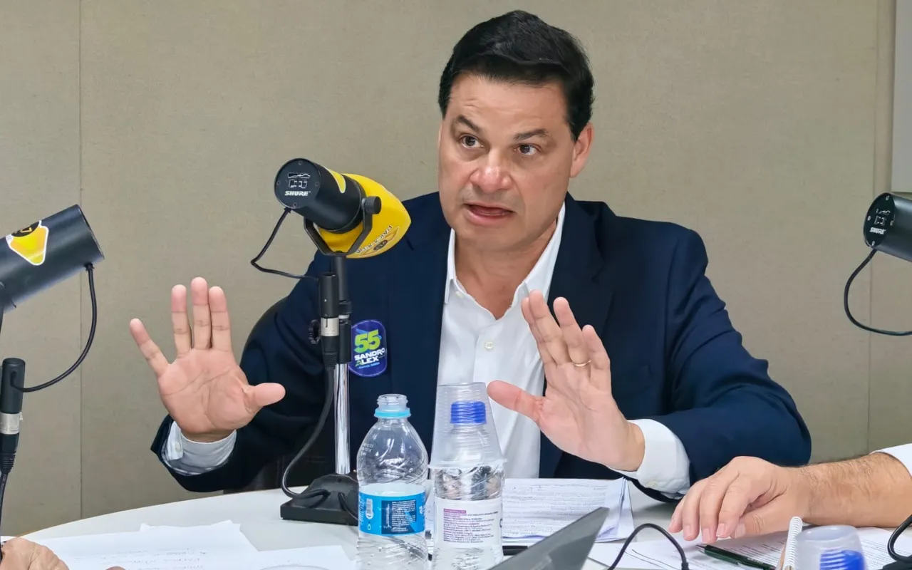 Sandro Alex, do PSD, respondeu às perguntas da FOLHA, Paiquerê 91,7 e OAB Londrina
