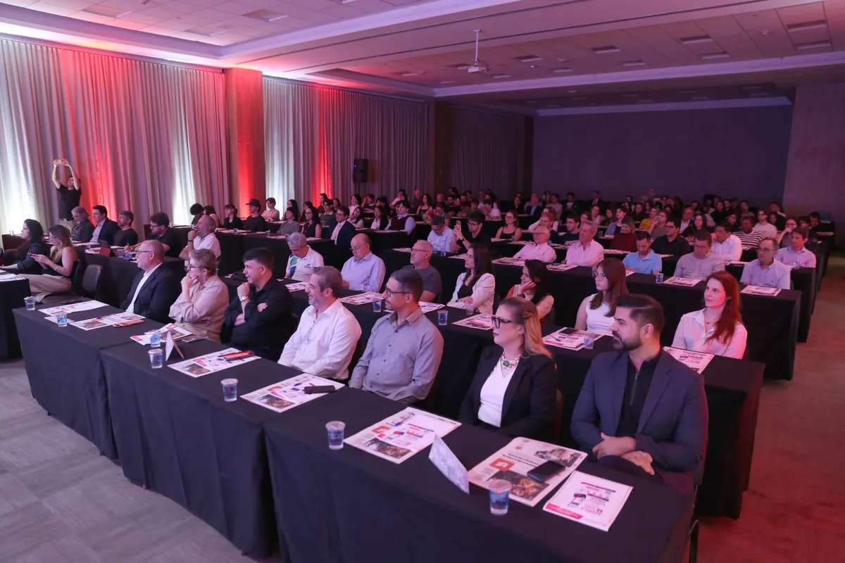 Público acompanhou atento as palestras e o debate do 27º EncontrosFolha