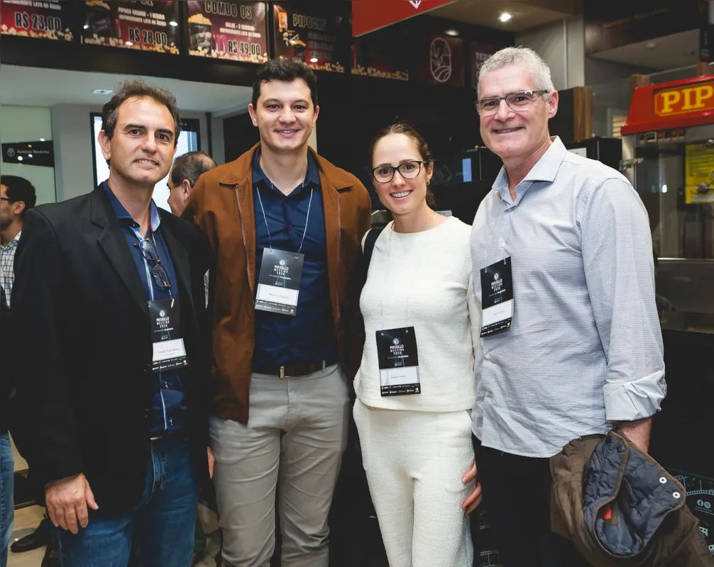 Os professores Ricardo Matheus, Mateus Pegoraro, Paula Franzon e Paulo Fanzon