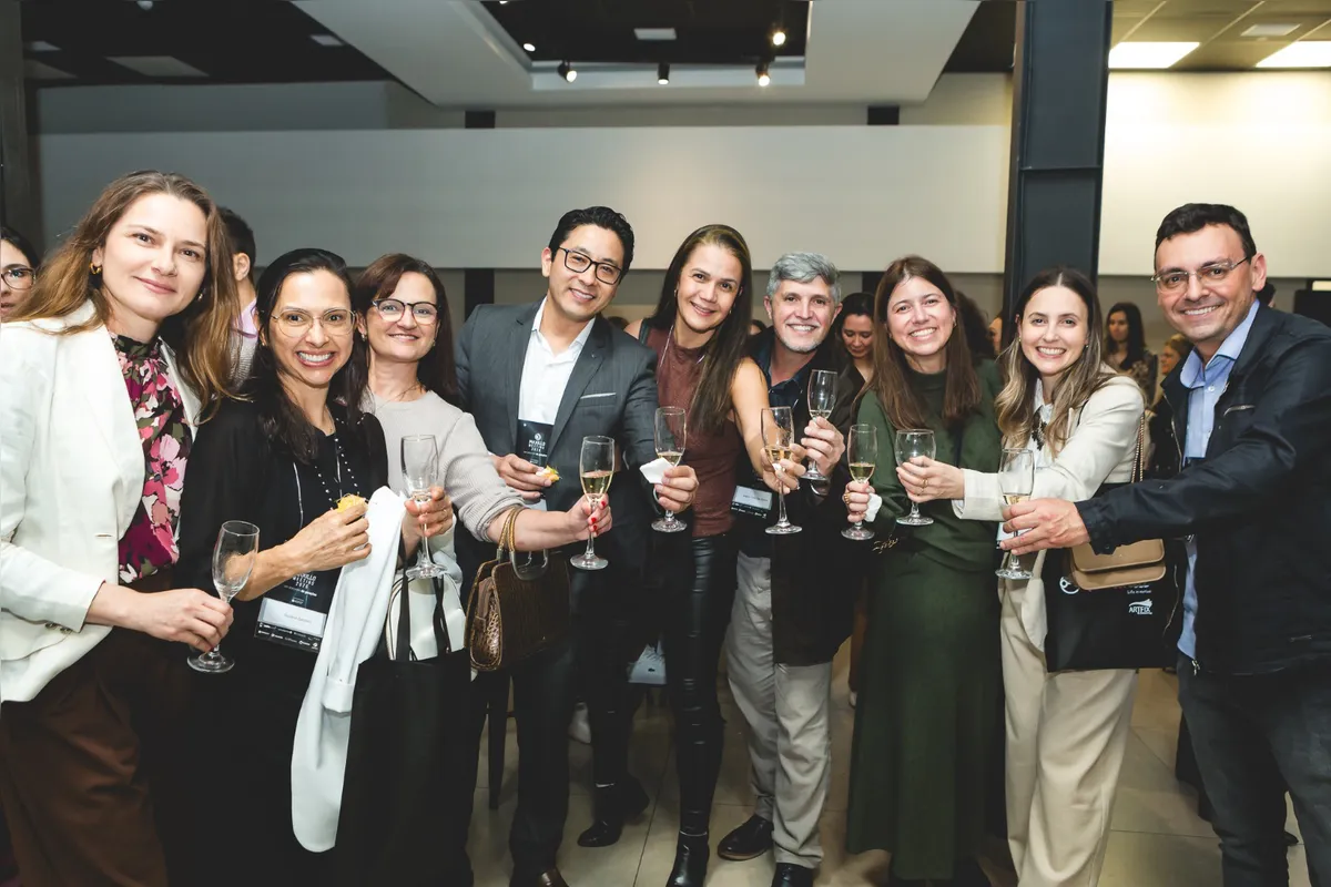 54ª Turma de Odontologia da UEL no evento: Karina Takahara, Suzana Gameiro, Patrícia Alcântara, Marcos Guskuma, Rita Nishiyama, Angelo Tirado, Alexsandra Xavier, Suellen Portilho e Octacilio Salles.