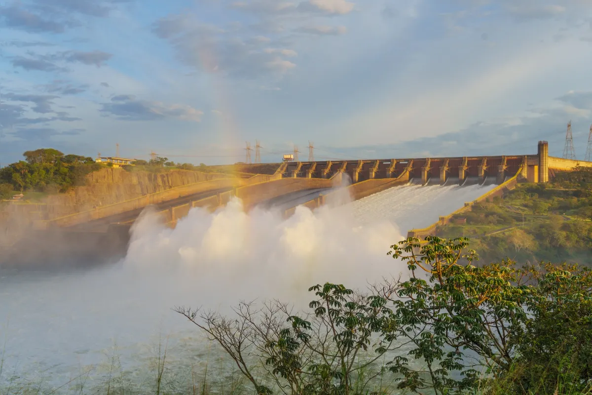 Imagem ilustrativa da imagem Vertedouro da Itaipu é aberto por causa das chuvas intensas