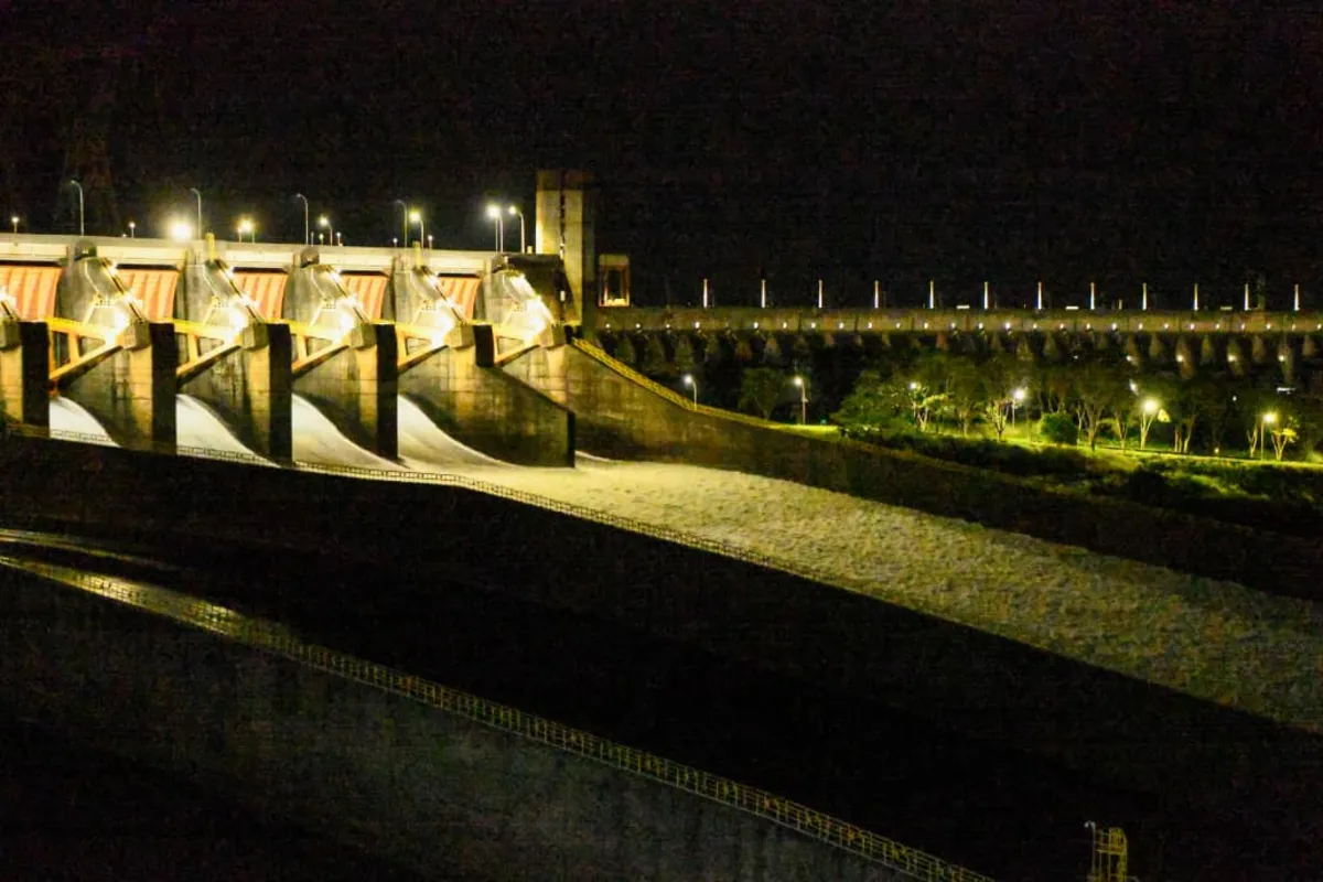 Imagem ilustrativa da imagem Vertedouro da Itaipu é aberto por causa das chuvas intensas
