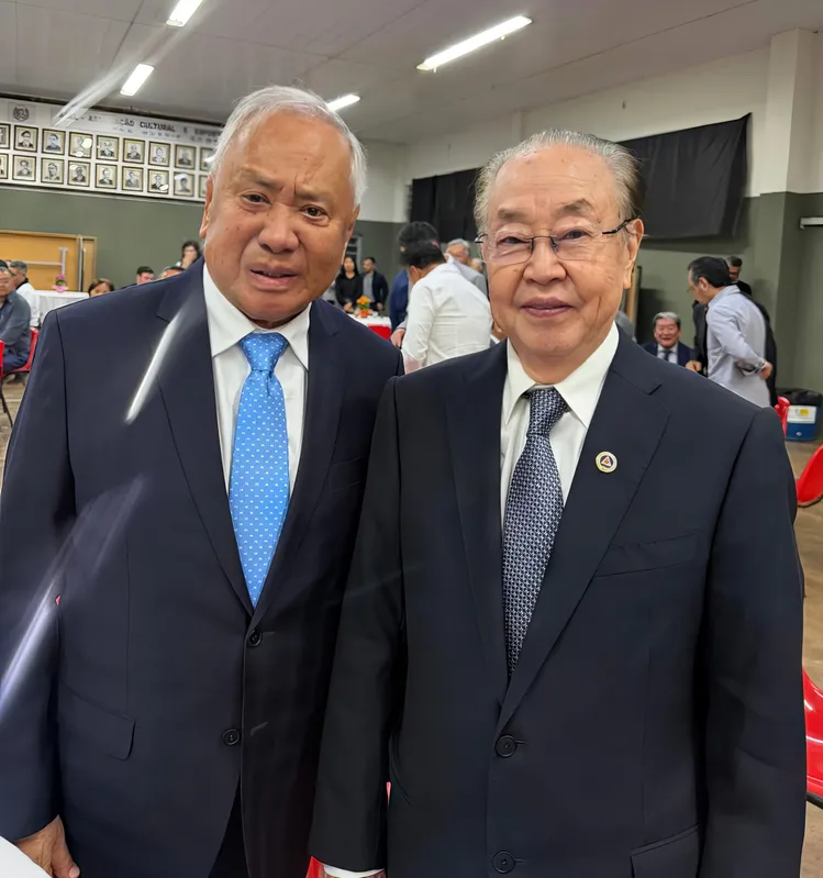 Os destacados empresários Ywao Miyamoto e Atsushi Yoshii