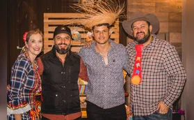 Matheus e Ribeiro na festa dos empresários