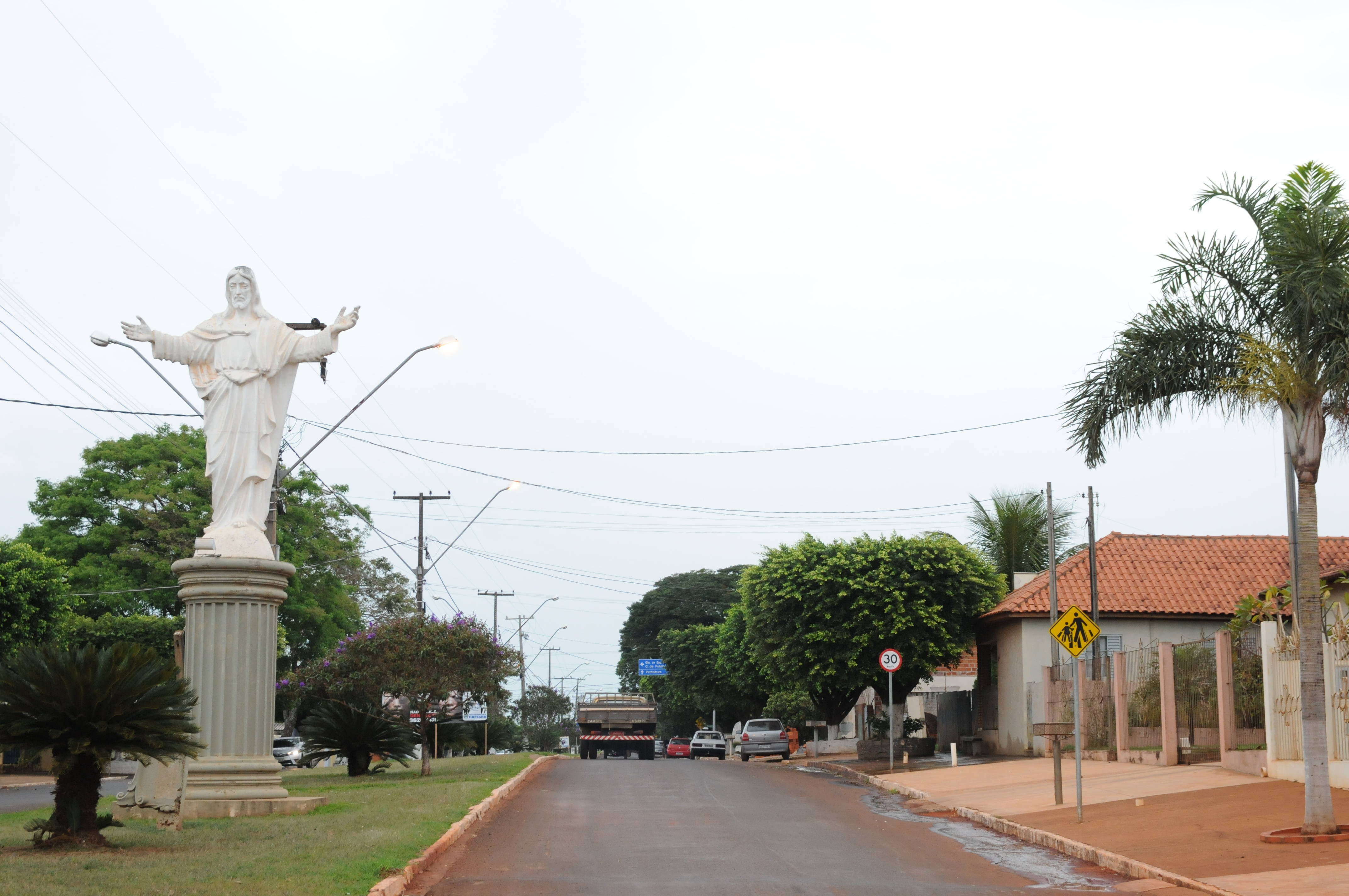 Cafeara, a 105 km de Londrina, tem 2,9 mil habitantes