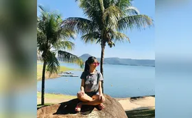 Atriz mirim aproveita fim de semana no resort