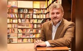 Londrinense cria ficção sobre o tempo