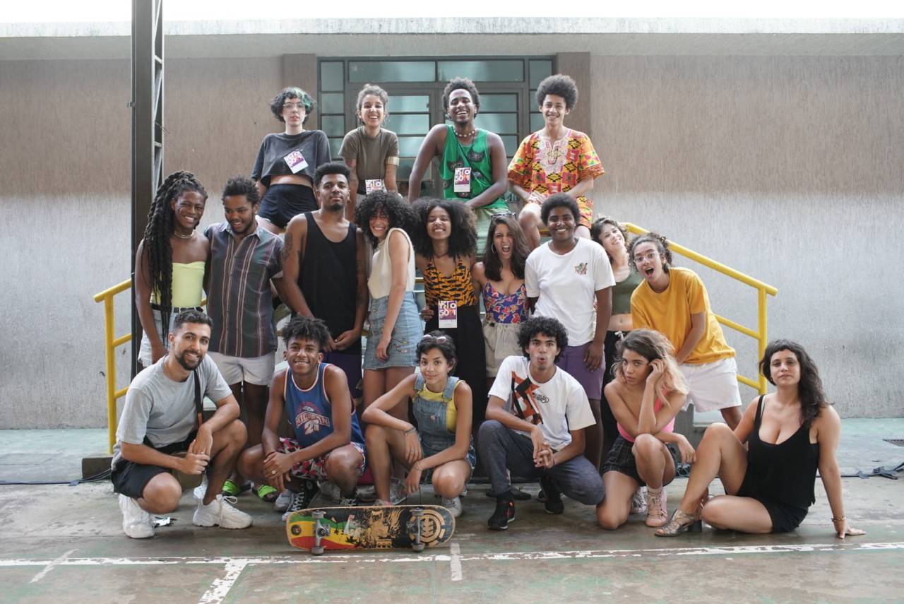 Elenco de 'Quando Quebra Queima" em Londrina: espetáculo tem origem nas ocupações das escolas de São Paulo em 2015, deslocando para o palco as experiências dos estudantes secundaristas
