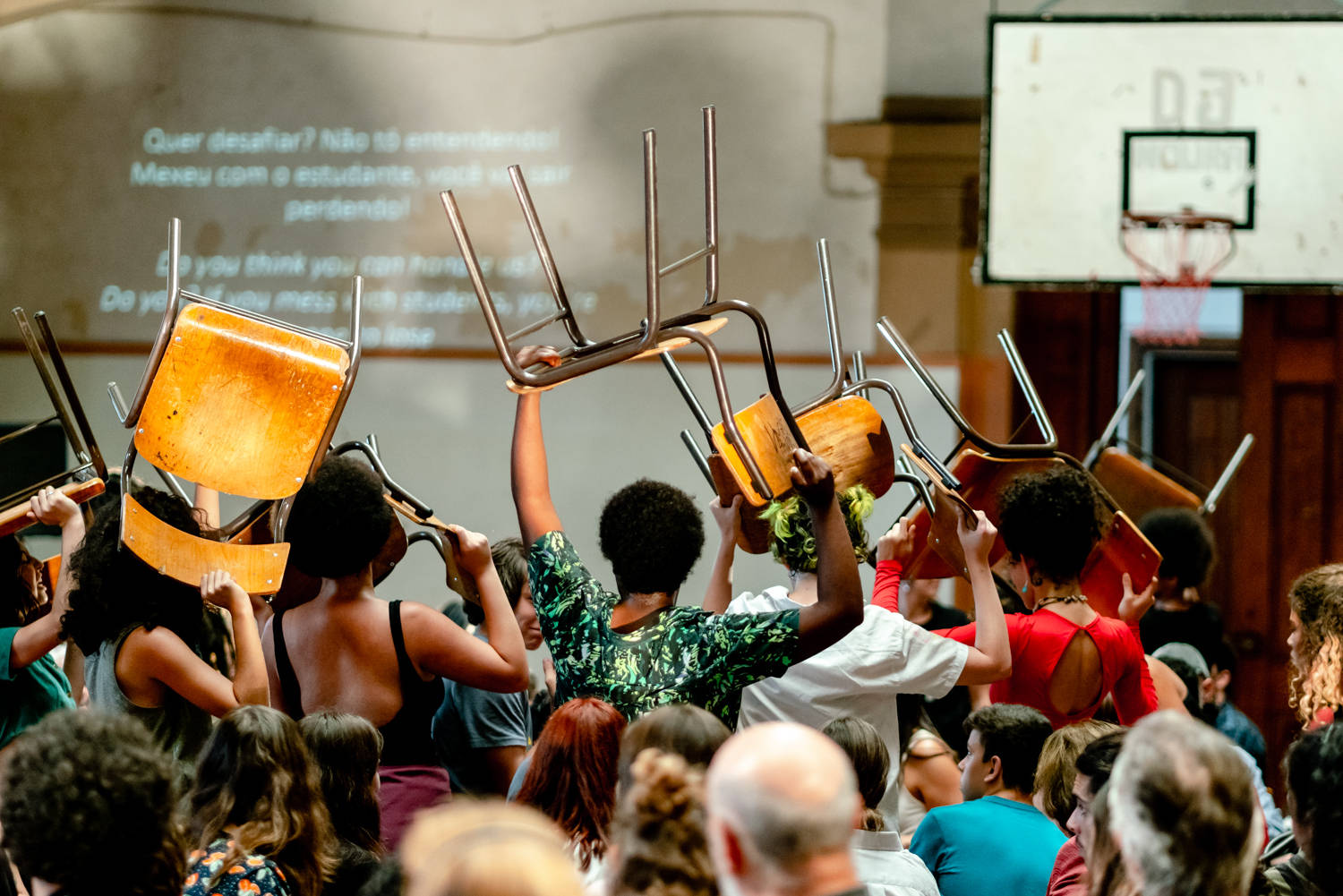 "Quando Quebra Queima" é definido como uma 'dança-luta' construída a partir da vivência dos performers