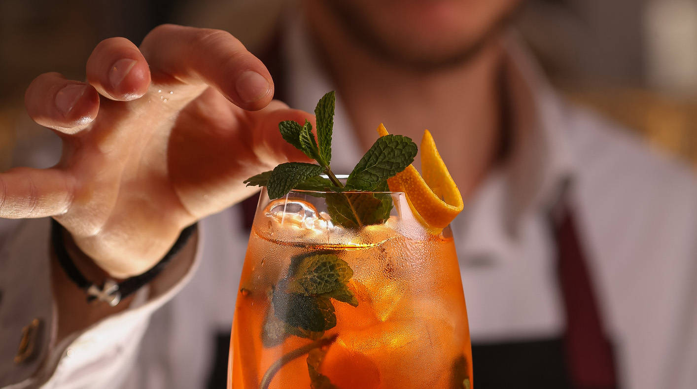 Bebidas com frutas, com ou sem bebidas alcoólicas, podem ser preparadas em casa e agradam a todos os paladares