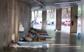 Cidade debate situação de moradores de rua