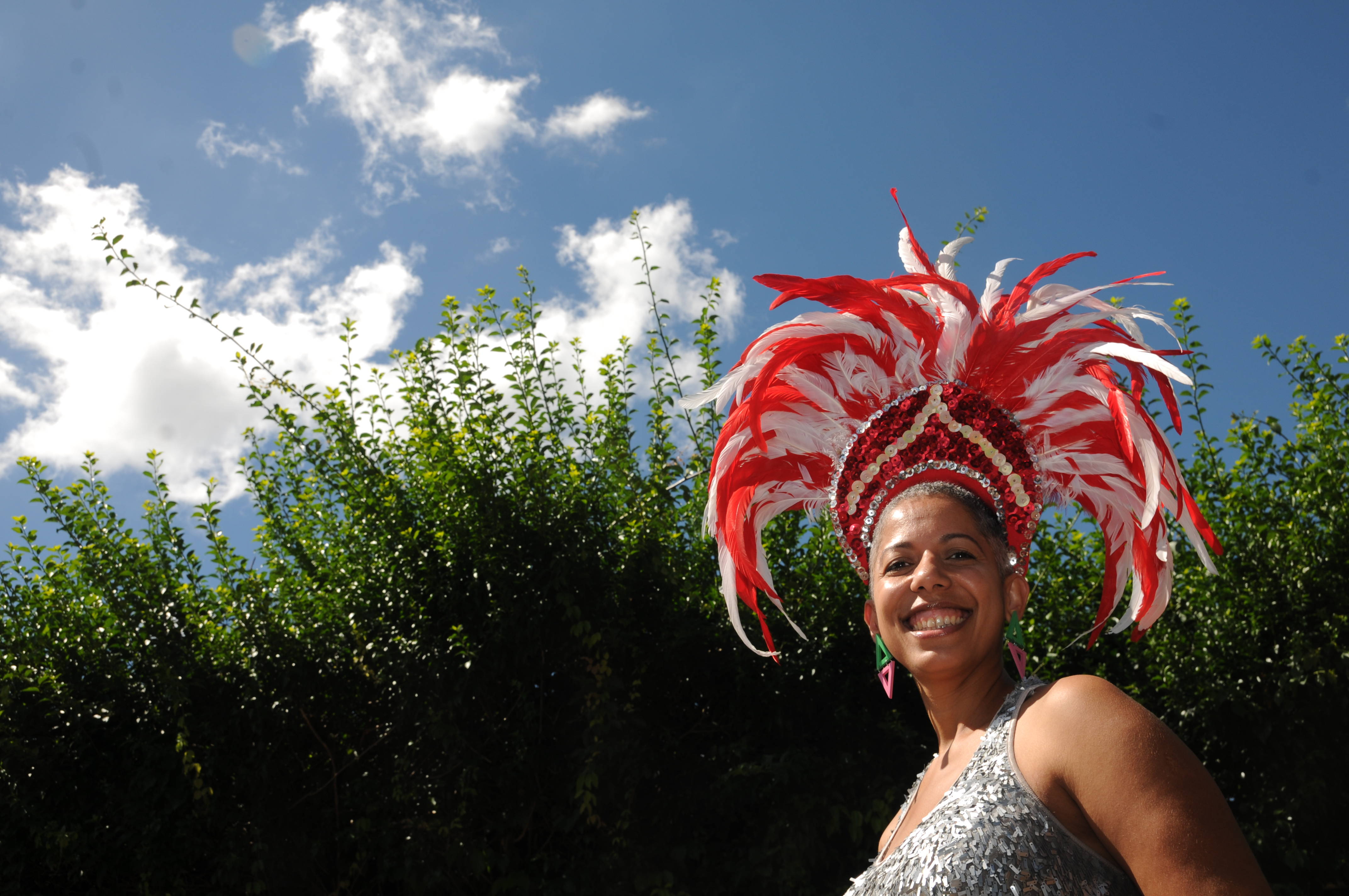 Juliana Barbosa: "Vários eventos impulsionam o samba em Londrina, desde as rodas nos bares aos espetáculos temáticos"