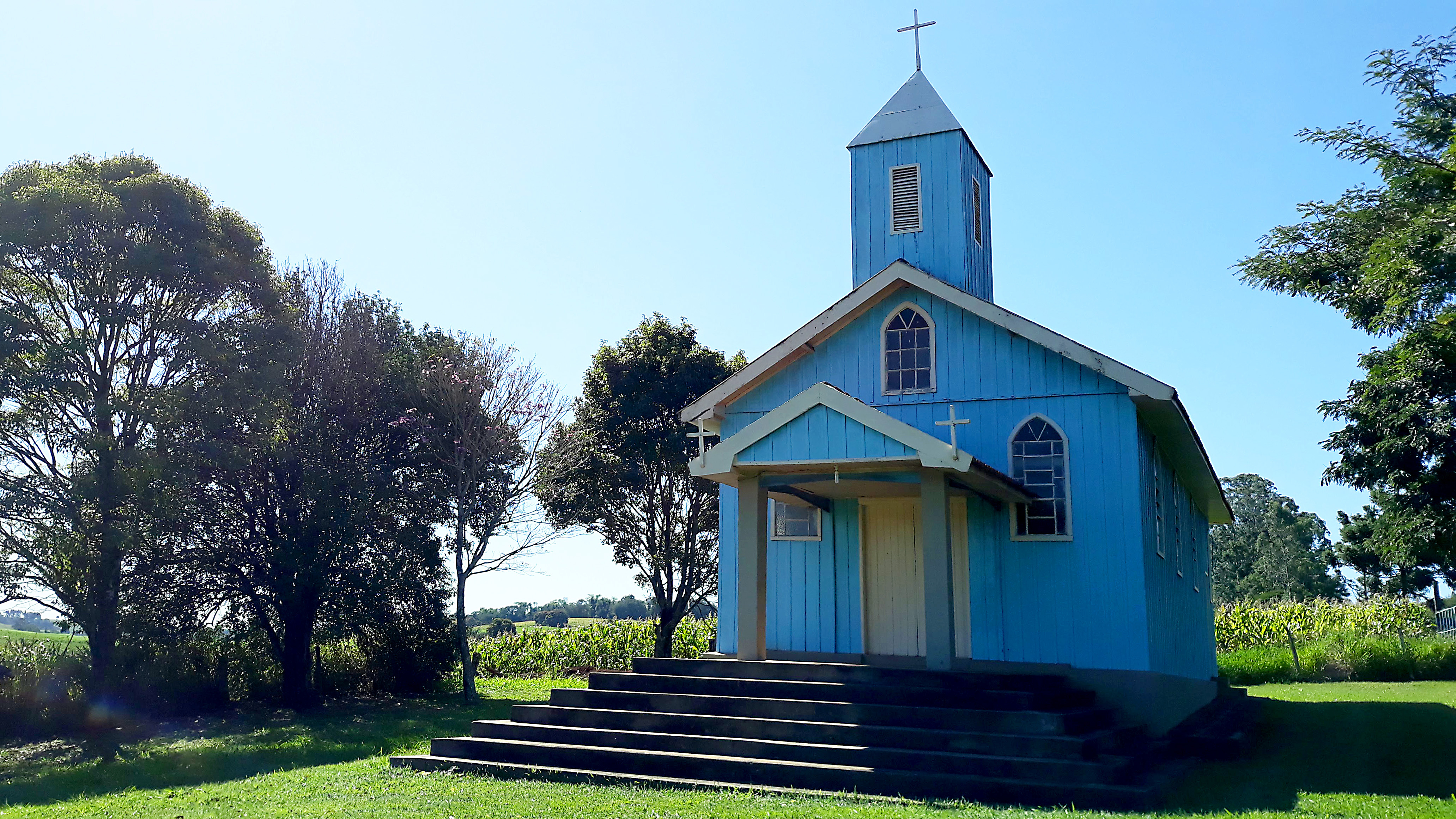 Capela de São José, às margens da PR 444, próximo à Arapongas
