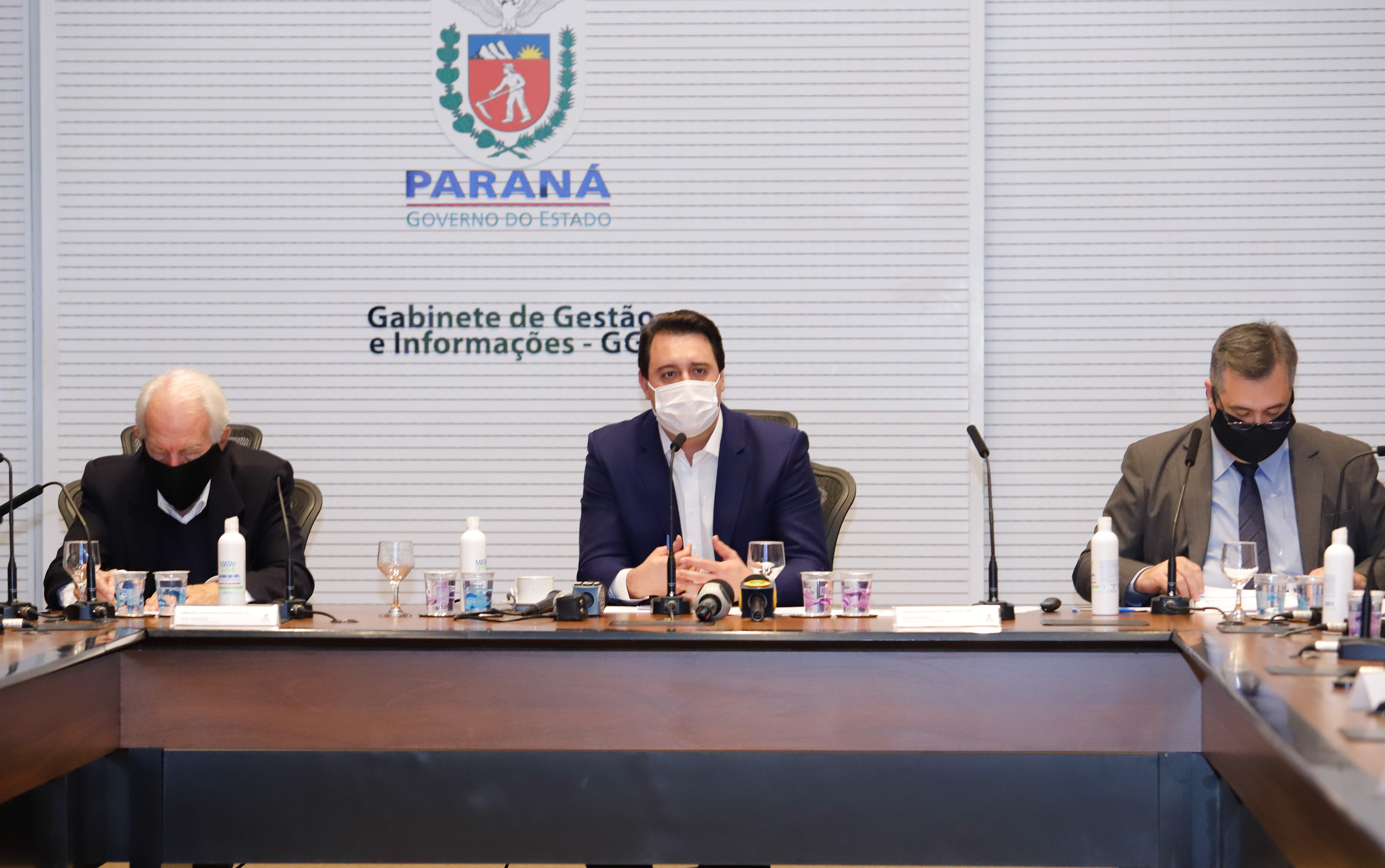 Governador anunciou a quarentena em sete regiões do Paraná.
