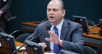 Ricardo Barros é cotado para liderança de Bolsonaro