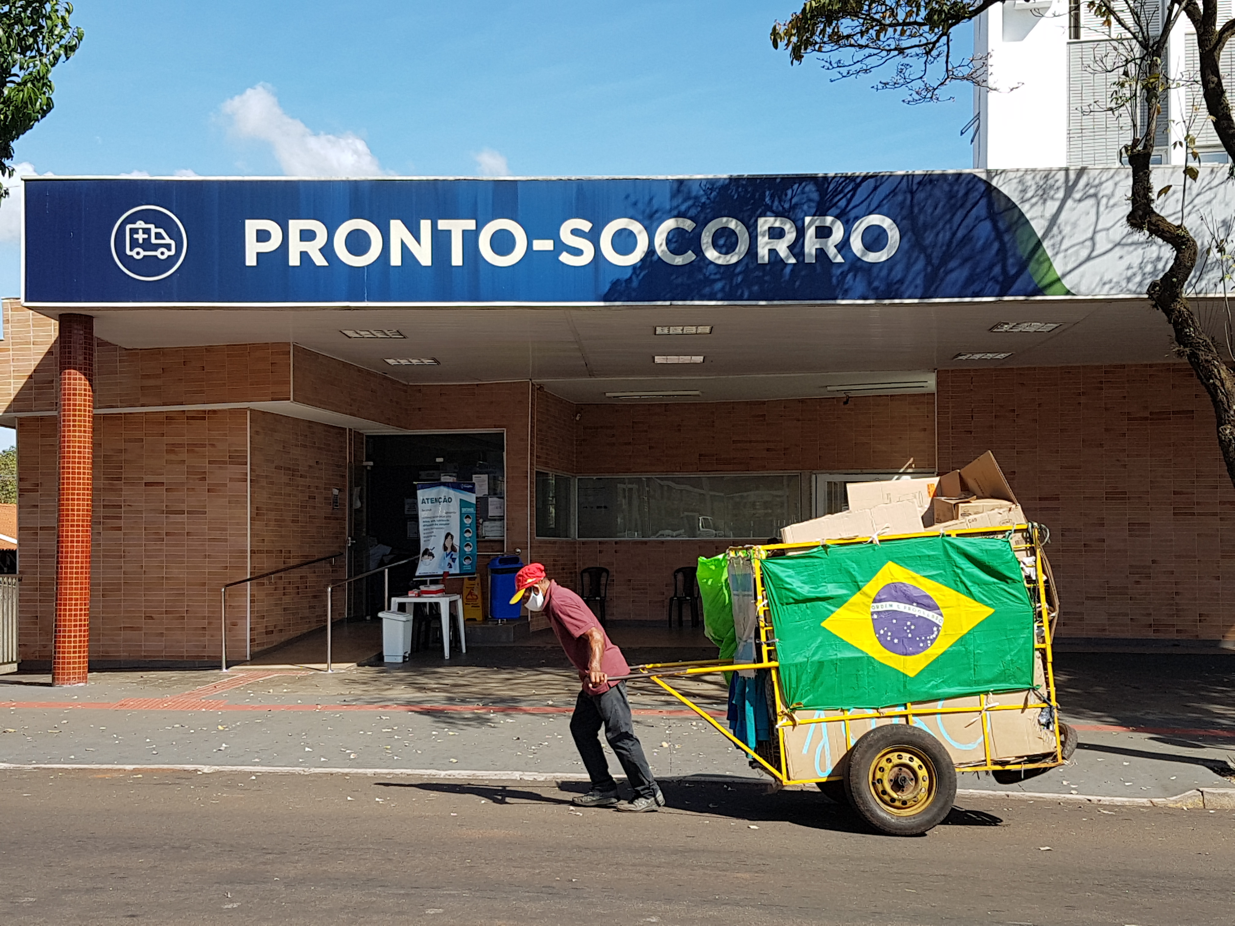 'Um país na UTI' , foto de Edson Holtz