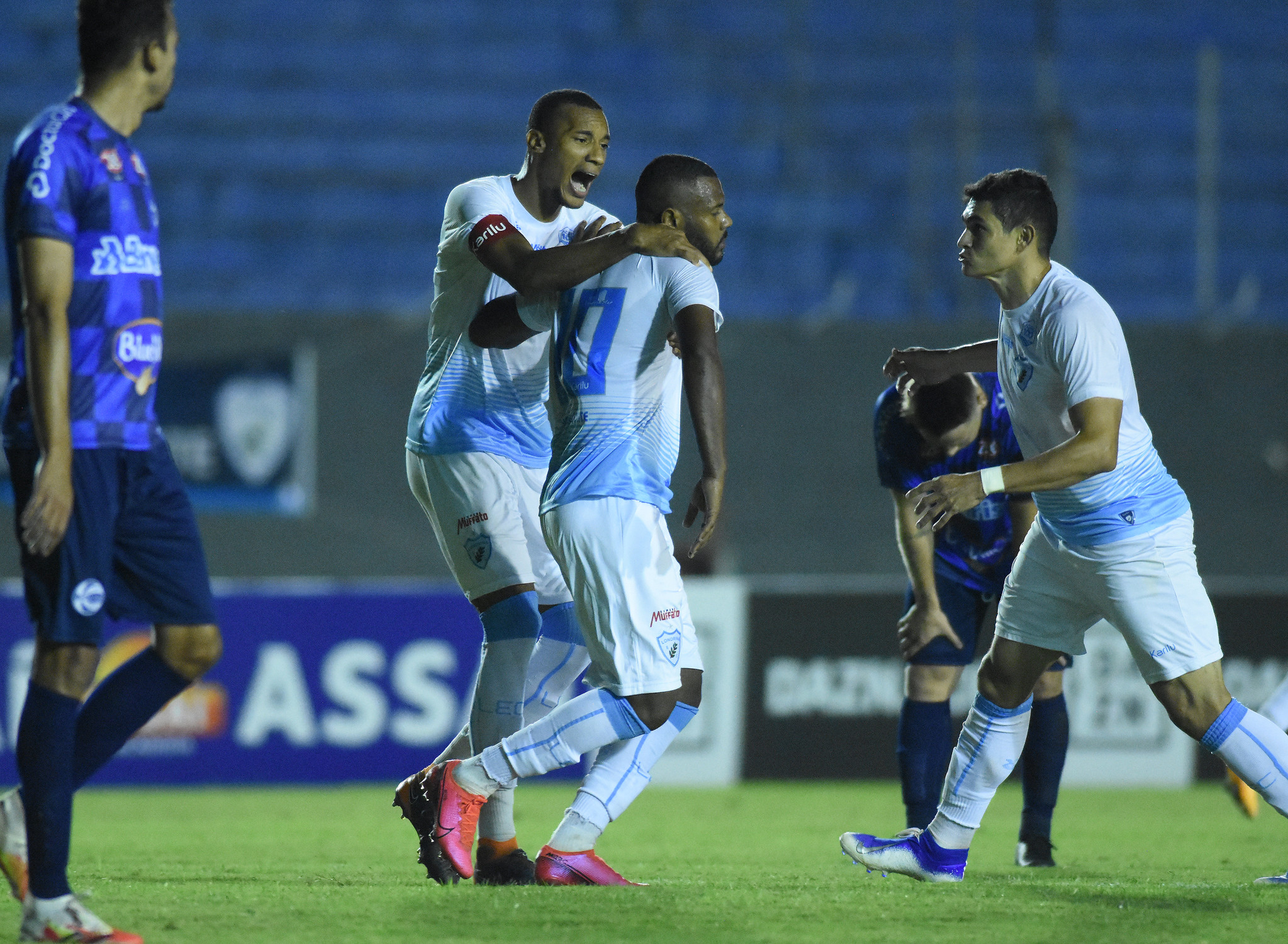 Adeílson foi o autor do único gol da partida