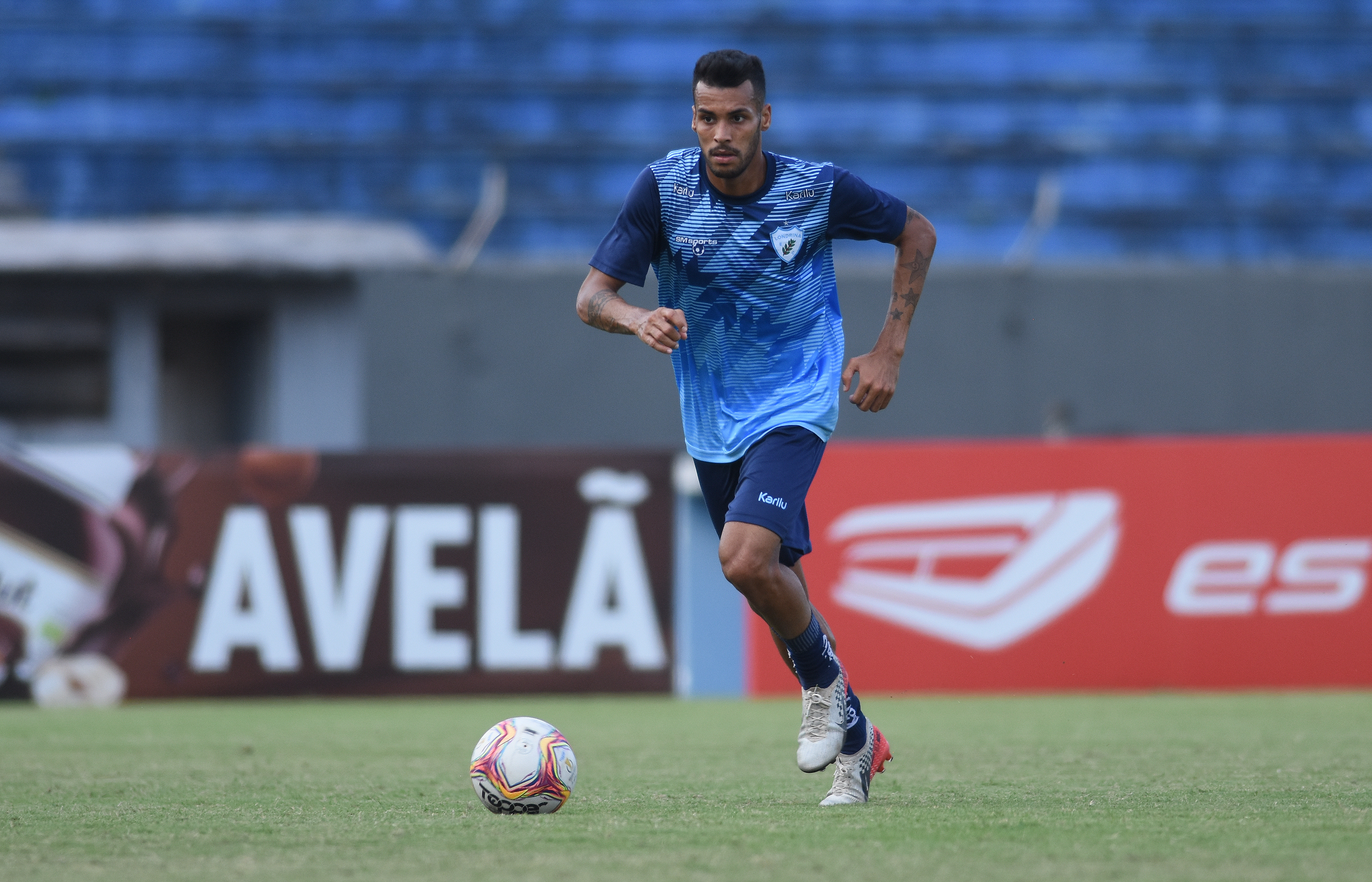 O lateral Gedeílson estreou na última partida e segue como titular do LEC para o jogo em Minas Gerais