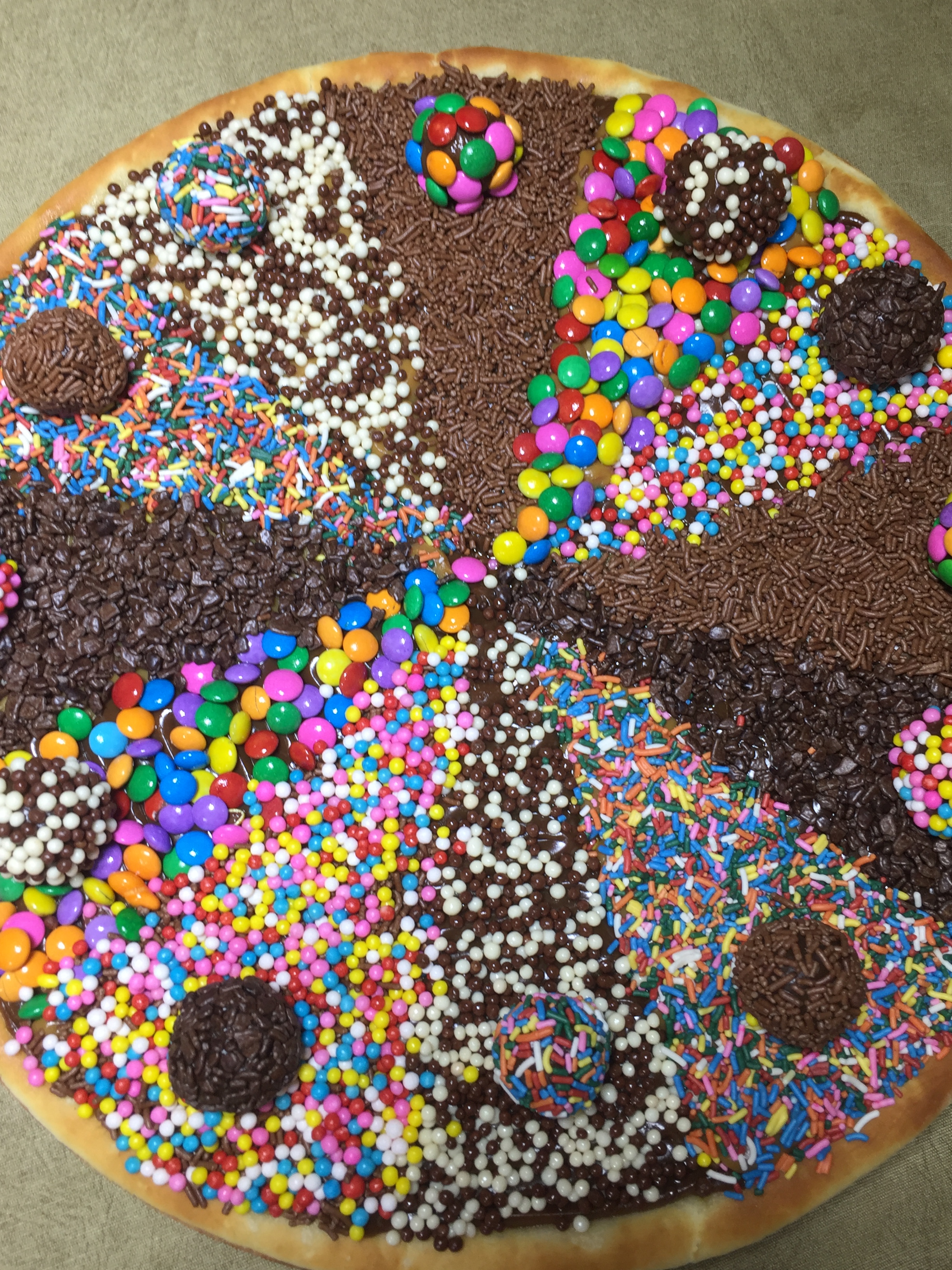 Pizza doce: à base de chocolate, doce de leite ou outras iguarias é sempre uma delícia