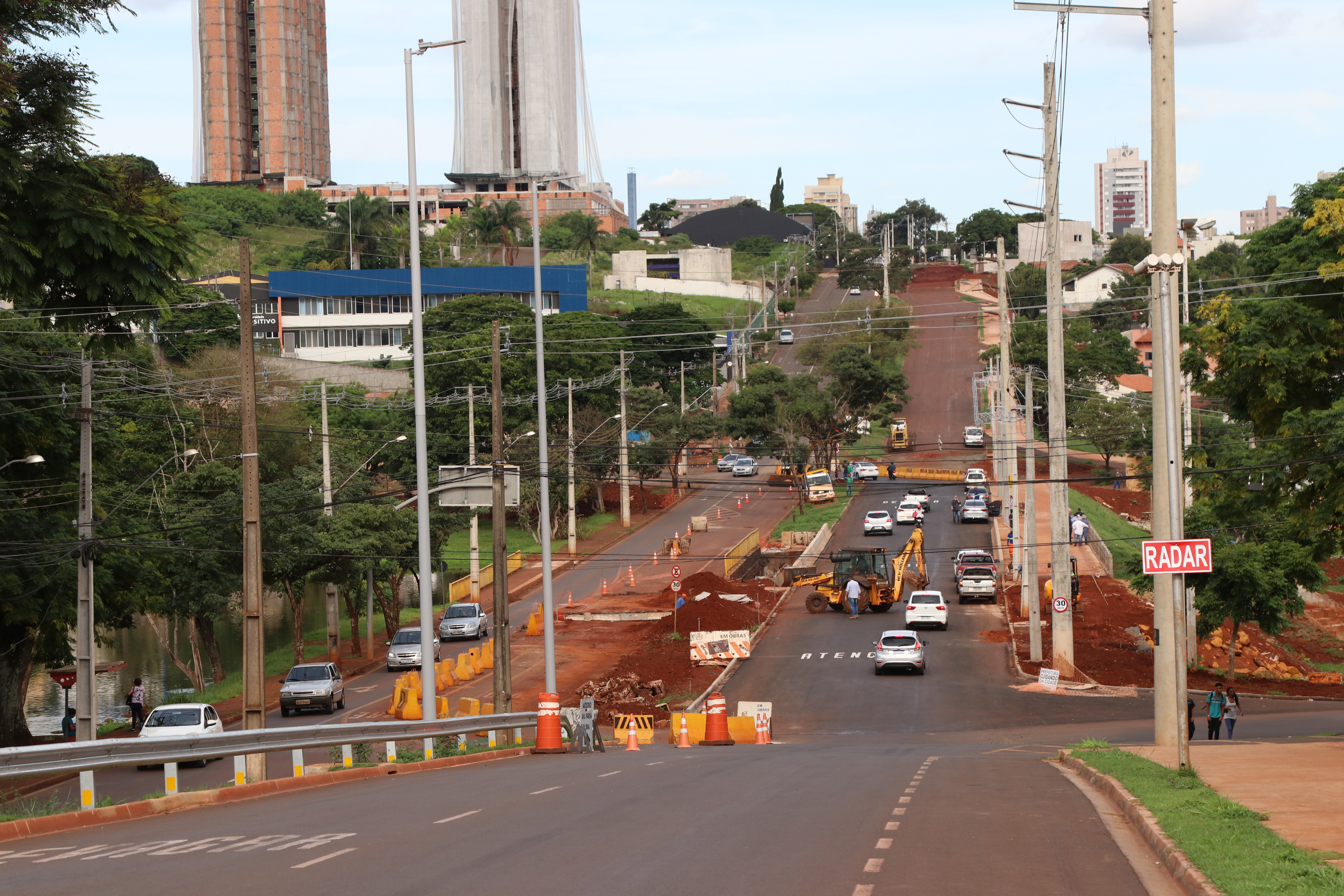 Obra na avenida Faria Lima