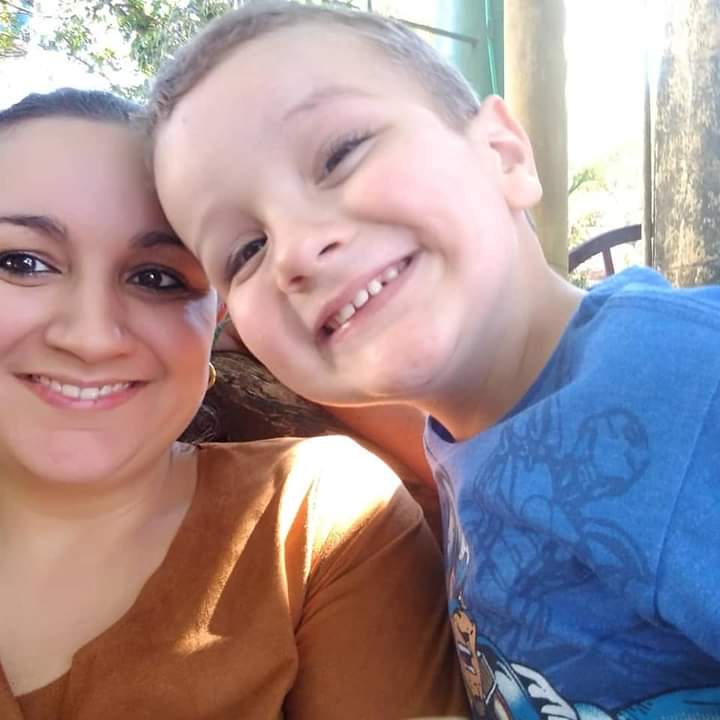 Meire Xavier Machado, professora e mãe: "Nos ajustamos a essas tarefas diárias para João Miguel ter uma rotina em casa a que não estava acostumado"