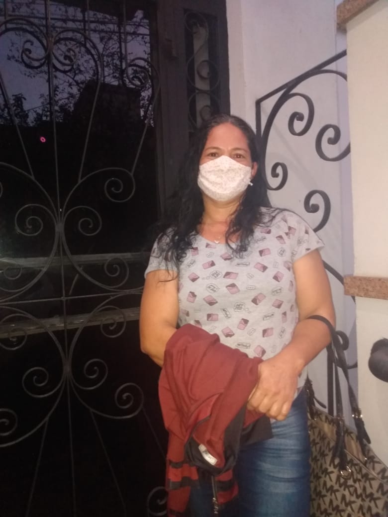 Joana de Oliveira, diarista: "Uma patroa que mora em Cambé paga a diária e mais o trasporte por aplicativo para eu não ficar nos ônibus na pandemia"