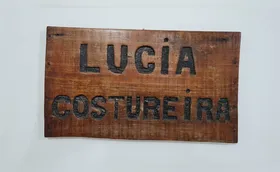 Uma placa na porta