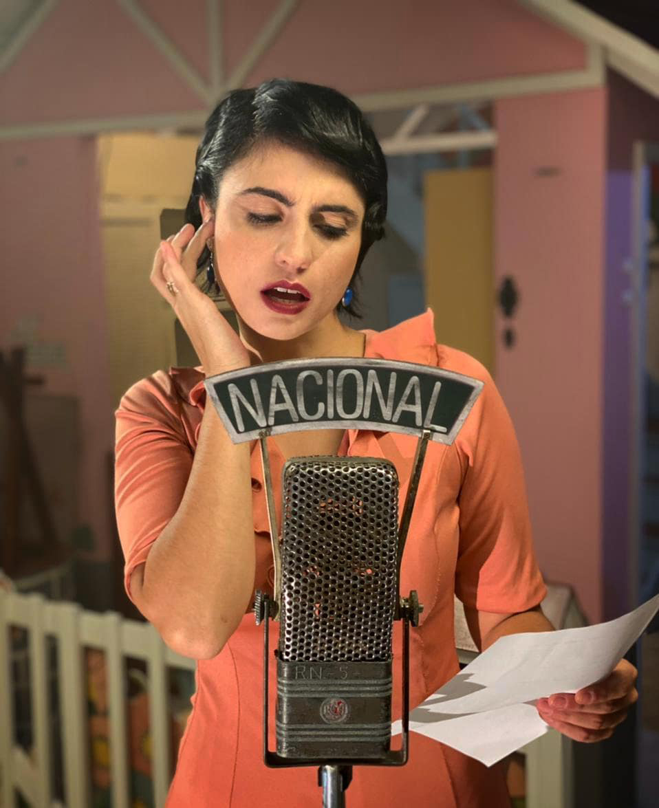 Amanda Tamarozzi: atriz londrinense regrava cena que irá ao ar nesta terça (15),na TV Brasil, em comemoração aos 80 anos da radionovela