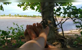 Dos pés à cabeça