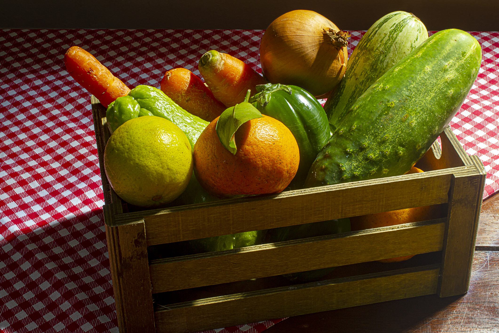Mesmo com a volta das feiras-livres, pedir verduras, legumes e frutas para serem entregues em casa continua sendo uma opção para uma parcela da população