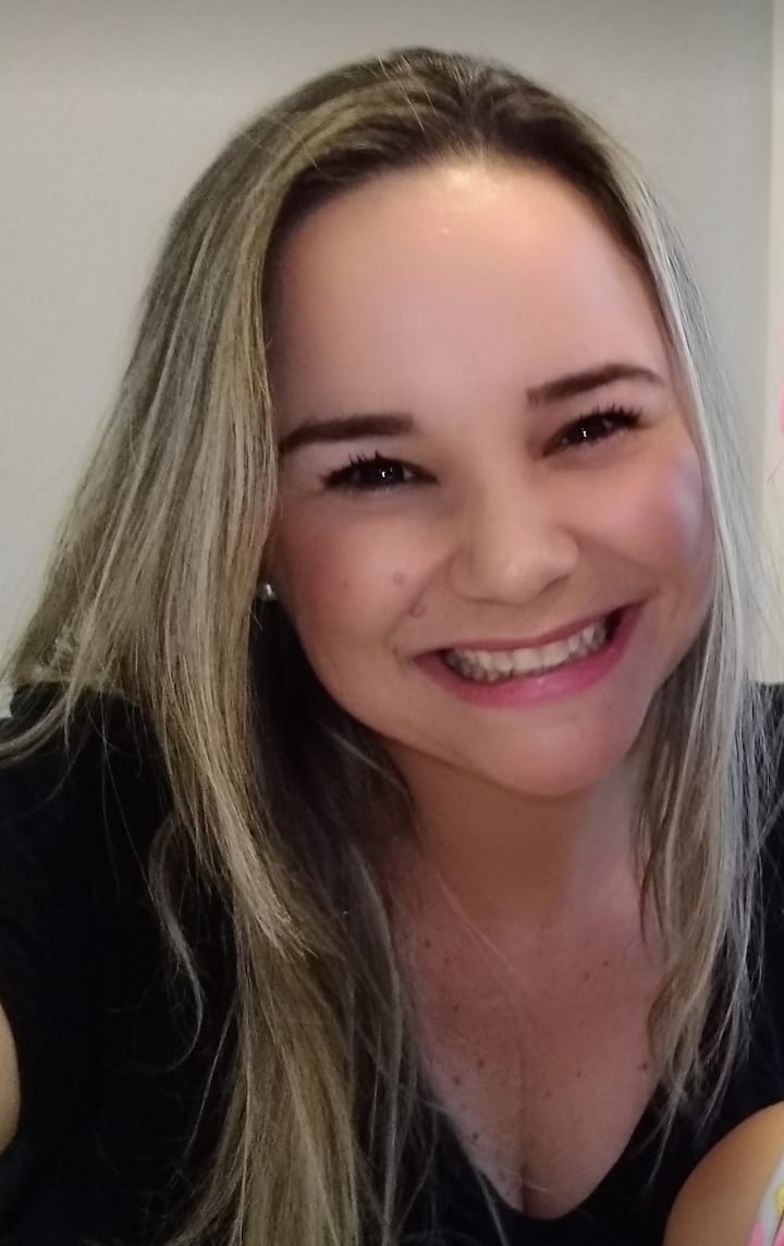 professora Vânia, a Dra Operação: Personagem criada para apoiar na disciplina