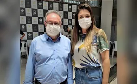 Com a prefeita de Primeiro de Maio