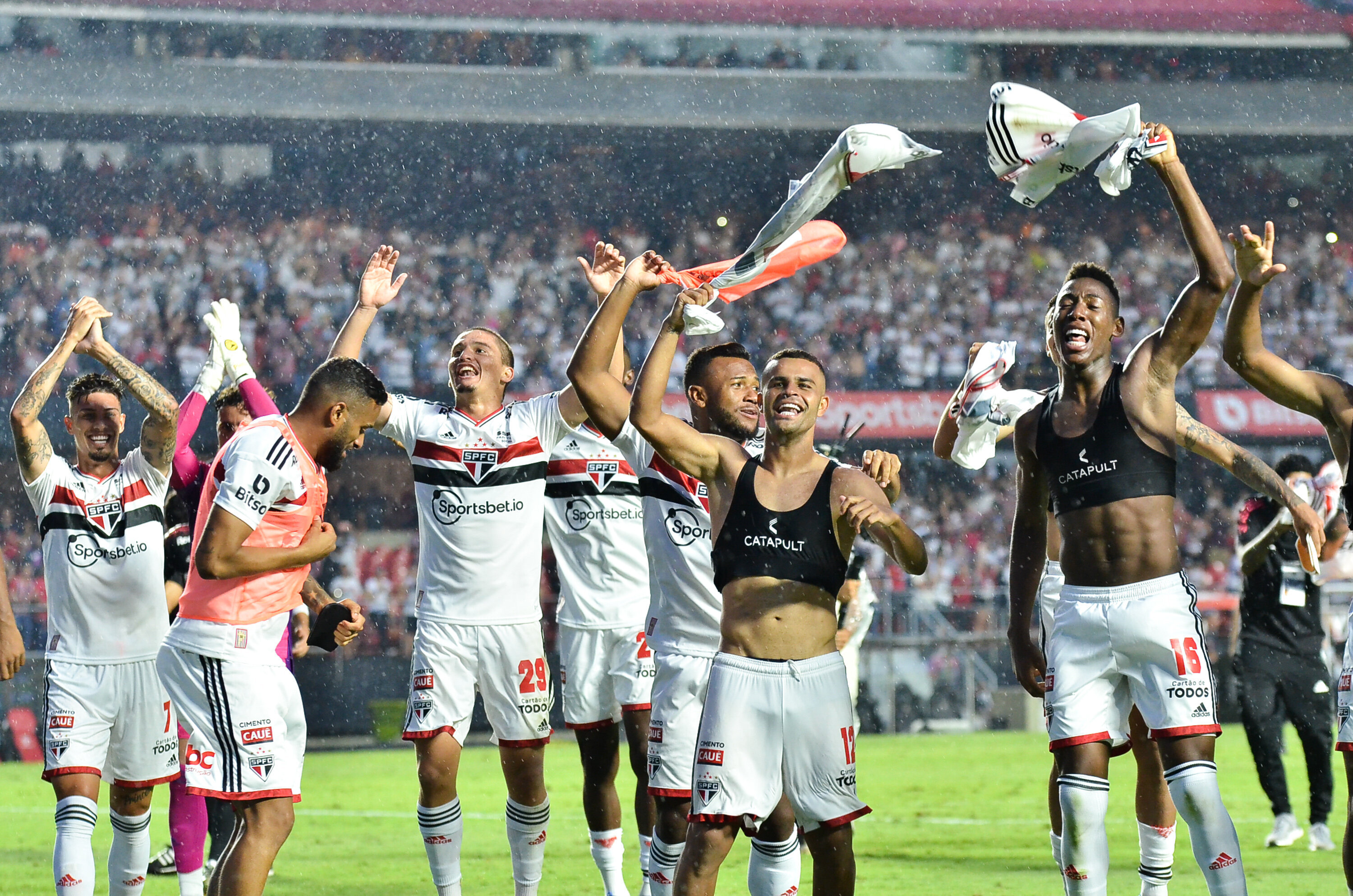 Alviverde enfrenta Corinthians em partida de ida da semifinal do