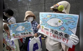 Sul-coreanos protestam contra despejo da água de Fukushima